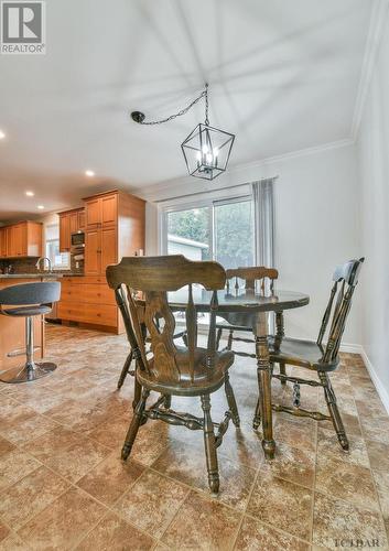 574 Eyre Blvd, Timmins, ON - Indoor Photo Showing Dining Room