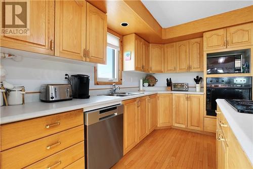 1280 South Mcnaughton Road, Renfrew, ON - Indoor Photo Showing Kitchen With Double Sink