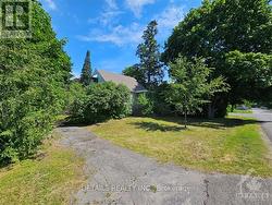 51 ST CLAIRE AVENUE  Ottawa, ON K2G 2A3