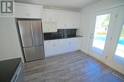 649 Inverness Avenue, London, ON - Indoor Photo Showing Kitchen