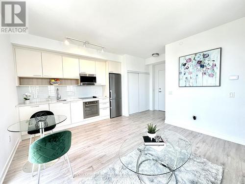 508 - 3005 Pine Glen Road, Oakville, ON - Indoor Photo Showing Kitchen