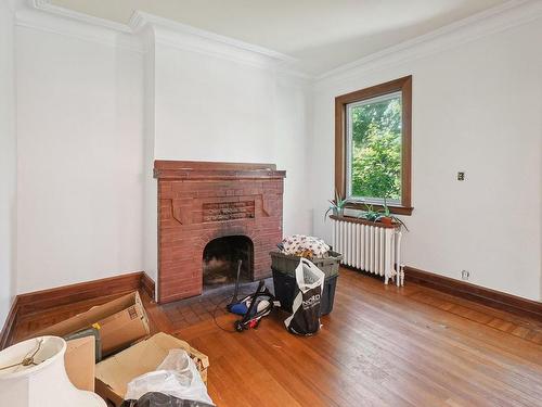 Salon - 4155 Av. D'Oxford, Montréal (Côte-Des-Neiges/Notre-Dame-De-Grâce), QC - Indoor Photo Showing Living Room With Fireplace