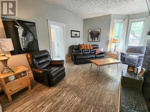 21 Beavis Ter, Temiskaming Shores, ON - Indoor Photo Showing Living Room