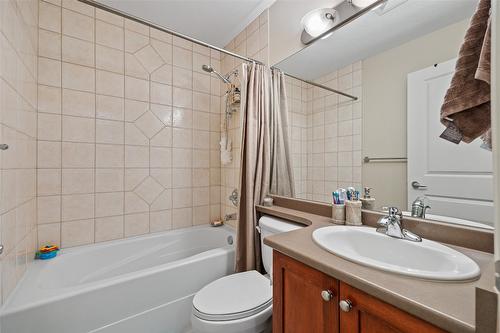 21-1853 Parkview Crescent, Kelowna, BC - Indoor Photo Showing Bathroom