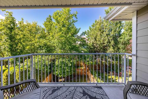 21-1853 Parkview Crescent, Kelowna, BC - Outdoor With Exterior