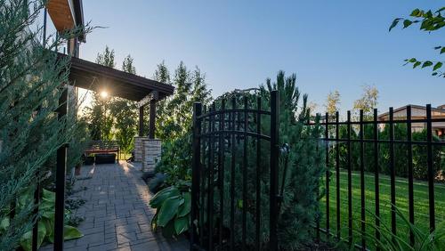 1052 Webster Road, Kelowna, BC - Outdoor