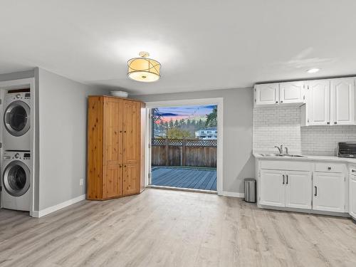 2964 Mcvicar Road, West Kelowna, BC - Indoor Photo Showing Laundry Room