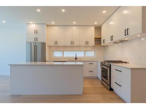 A - 516 Robson Street, Nelson, BC - Indoor Photo Showing Kitchen With Upgraded Kitchen