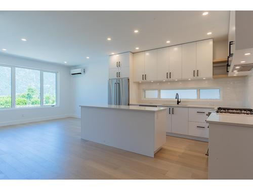 A - 516 Robson Street, Nelson, BC - Indoor Photo Showing Kitchen With Upgraded Kitchen