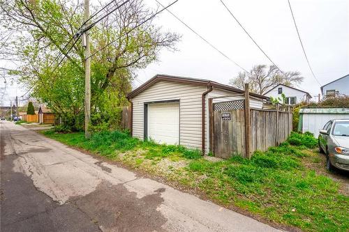 21 Chatham Street, Hamilton, ON - Outdoor