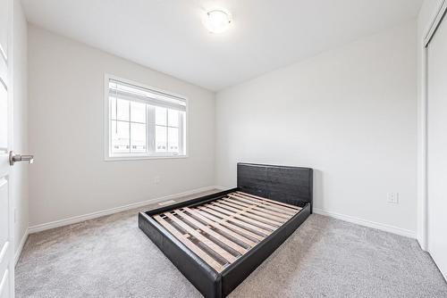 403 Pumpkin Pass, Binbrook, ON - Indoor Photo Showing Bedroom