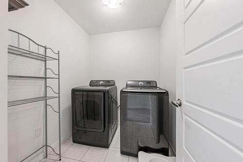 403 Pumpkin Pass, Binbrook, ON - Indoor Photo Showing Laundry Room