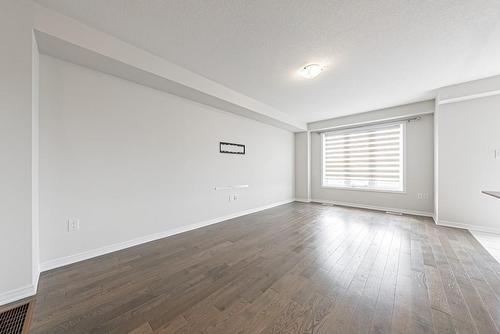 403 Pumpkin Pass, Binbrook, ON - Indoor Photo Showing Other Room