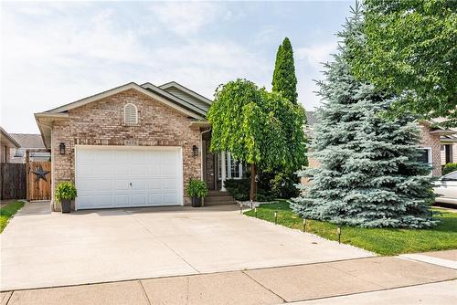 8076 Spring Blossom Drive, Niagara Falls, ON - Outdoor