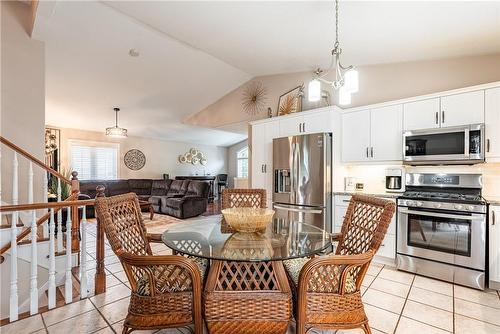 8076 Spring Blossom Drive, Niagara Falls, ON - Indoor Photo Showing Kitchen With Stainless Steel Kitchen