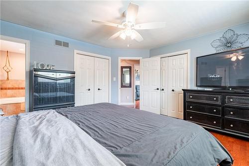 8076 Spring Blossom Drive, Niagara Falls, ON - Indoor Photo Showing Bedroom