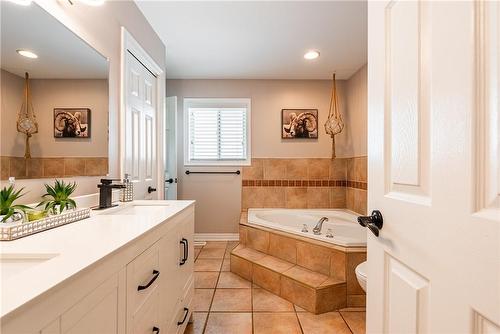 8076 Spring Blossom Drive, Niagara Falls, ON - Indoor Photo Showing Bathroom