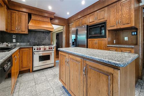 156 Country Club Drive, Hamilton, ON - Indoor Photo Showing Kitchen