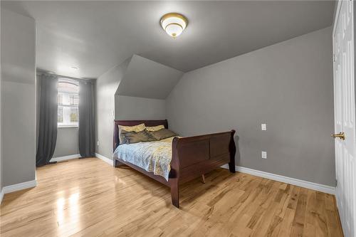 1291 Hwy 8, Stoney Creek, ON - Indoor Photo Showing Bedroom