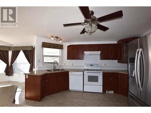 12560 Westside Road Unit# 118, Vernon, BC - Indoor Photo Showing Kitchen With Double Sink