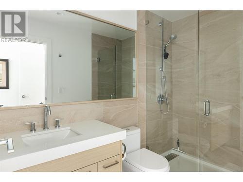 1191 Sunset Drive Unit# 2705, Kelowna, BC - Indoor Photo Showing Bathroom