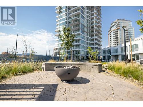 1191 Sunset Drive Unit# 2705, Kelowna, BC - Outdoor With Balcony With Facade