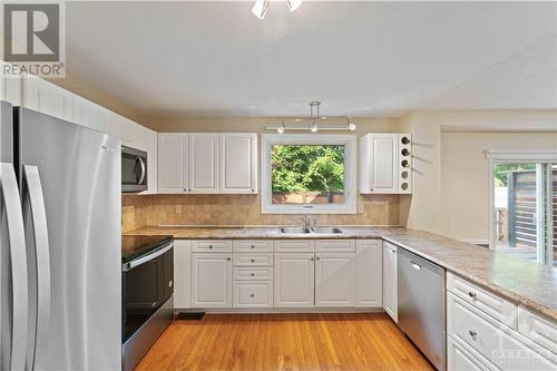 2741 Massicotte Lane, Ottawa, ON - Indoor Photo Showing Kitchen With Double Sink