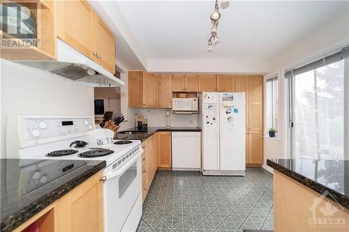 567 Lisgar Street, Ottawa, ON - Indoor Photo Showing Kitchen