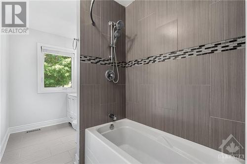 504 Braydon Avenue, Ottawa, ON - Indoor Photo Showing Bathroom