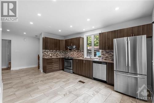 504 Braydon Avenue, Ottawa, ON - Indoor Photo Showing Kitchen With Upgraded Kitchen