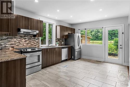 504 Braydon Avenue, Ottawa, ON - Indoor Photo Showing Kitchen With Double Sink