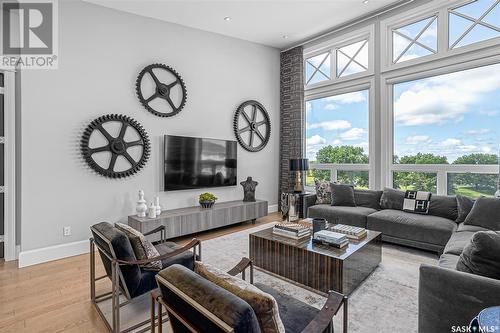 305 404 Cartwright Street, Saskatoon, SK - Indoor Photo Showing Living Room