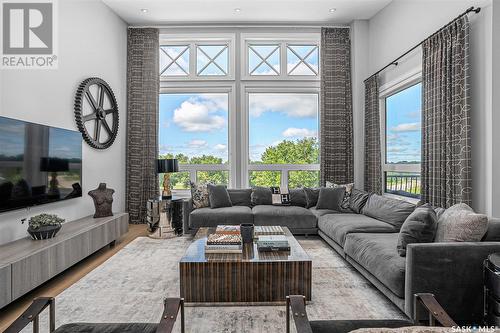 305 404 Cartwright Street, Saskatoon, SK - Indoor Photo Showing Living Room