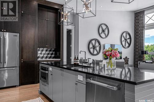 305 404 Cartwright Street, Saskatoon, SK - Indoor Photo Showing Kitchen With Upgraded Kitchen