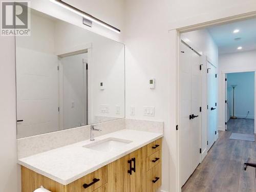 4048 Saturna Ave, Powell River, BC - Indoor Photo Showing Bathroom