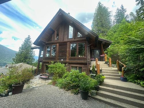 714 Regent Street, Nelson, BC - Outdoor