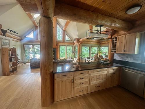 714 Regent Street, Nelson, BC - Indoor Photo Showing Kitchen