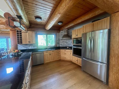 714 Regent Street, Nelson, BC - Indoor Photo Showing Kitchen