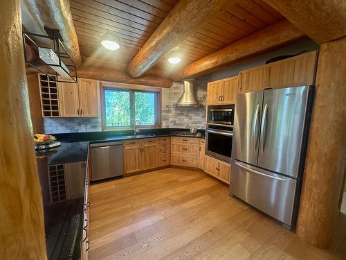 714 Regent Street, Nelson, BC - Indoor Photo Showing Kitchen