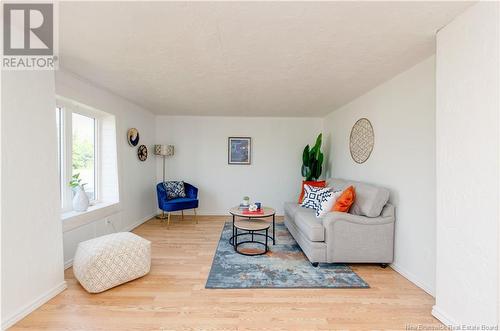 577 Memramcook East Road, Memramcook East, NB - Indoor Photo Showing Living Room