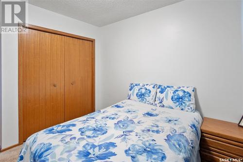 726 Wilkinson Way, Saskatoon, SK - Indoor Photo Showing Bedroom