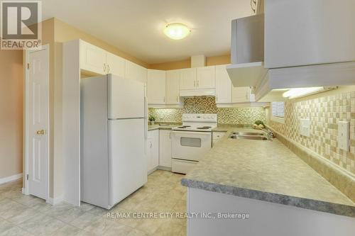 83 - 1535 Trossacks Avenue N, London, ON - Indoor Photo Showing Kitchen With Double Sink