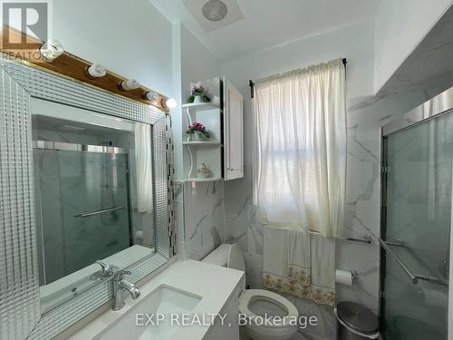 125 Foxwell Street, Toronto, ON - Indoor Photo Showing Bathroom