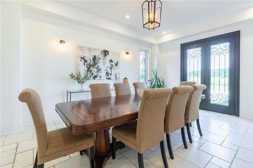 525 Elm Tree Road E, Grimsby, ON - Indoor Photo Showing Dining Room