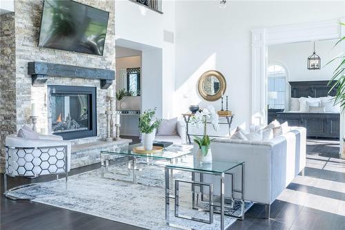 525 Elm Tree Road E, Grimsby, ON - Indoor Photo Showing Living Room With Fireplace