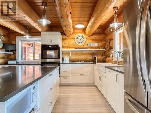 8307 92Nd Avenue, Osoyoos, BC - Indoor Photo Showing Kitchen