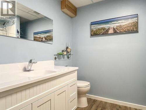 8307 92Nd Avenue, Osoyoos, BC - Indoor Photo Showing Bathroom
