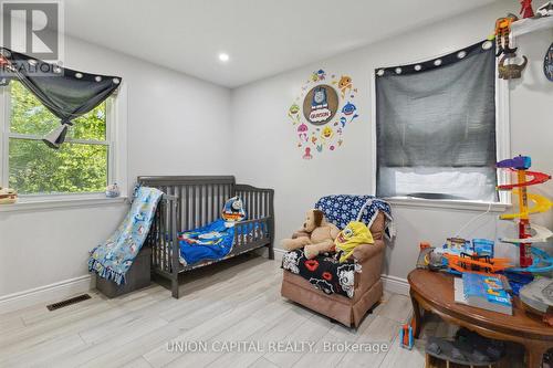 751 Leroy Avenue, London, ON - Indoor Photo Showing Bedroom