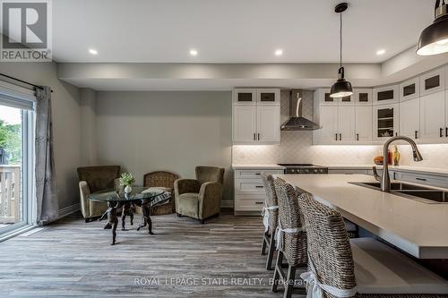 76 Melbourne Street, Hamilton, ON - Indoor Photo Showing Kitchen With Upgraded Kitchen