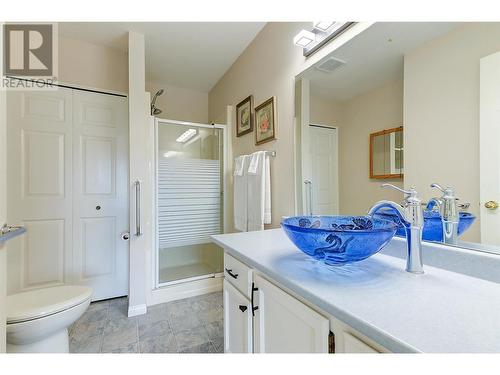 1209 Brookside Avenue Unit# 3, Kelowna, BC - Indoor Photo Showing Bathroom